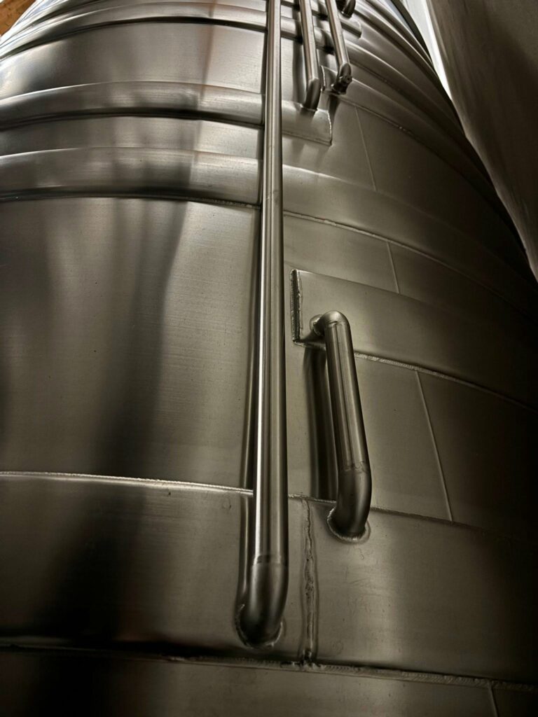 Détail d’une cuve inox avec circuit de refroidissement, Climacentre