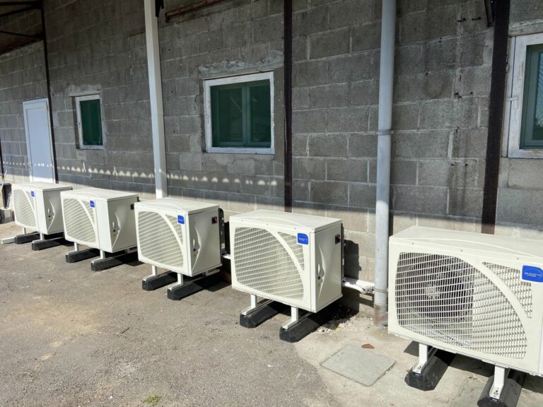 Rangée d’unités extérieures de climatisation, Climacentre